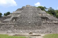 pyramide maya